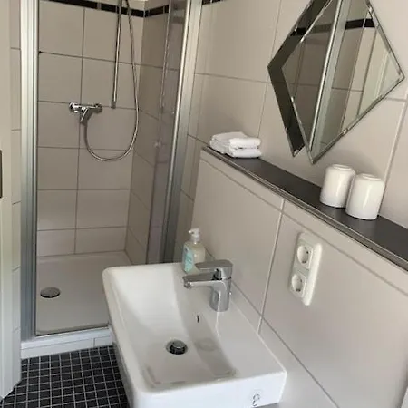 Wein- Und Sektgut Markus Hensler 3* Briedel